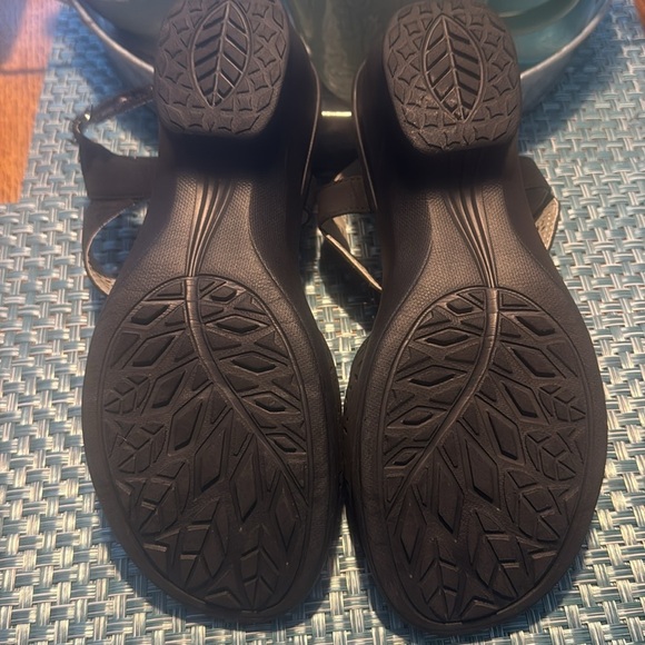 JBU by Jambu Black Toledo Wedge Sandals - Size 8.5 - Picture 6 of 6